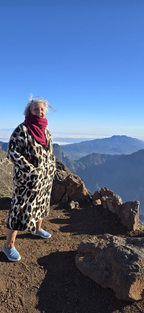 Ich (Letteratour) im ausgeklügelten Trecking Gear auf dem höchsten Berg der Insel